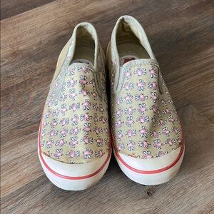 Simple Sneakers SZ 8 Bucky Badger Women's Slip-On Canvas Shoes.